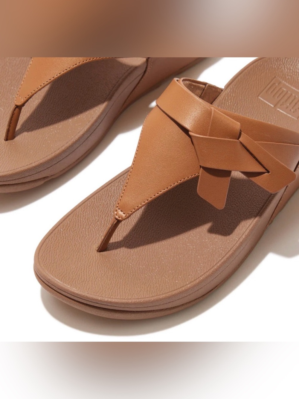 FitFlop X Song Hye Kyo
LULU Folded-Knot Leather Toe-Post Sandals size 9